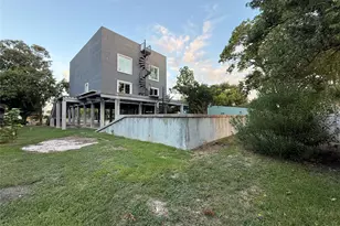 127 5th St, Dickinson, TX 77539 - Photo 2