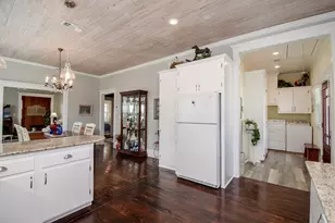 210 W Calhoun St, El Campo, TX 77437 - Photo 46