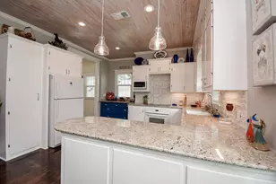 210 W Calhoun St, El Campo, TX 77437 - Photo 18