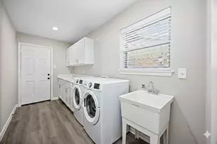 8826 Tanager St, Houston, TX 77036 - Photo 18