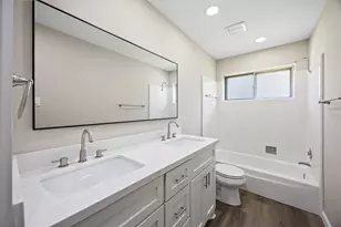 8826 Tanager St, Houston, TX 77036 - Photo 28