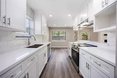 8826 Tanager Street, Houston, TX 77036 - Photo 14