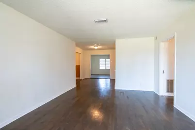 5631 Westover Street, Houston, TX 77033 - Photo 2