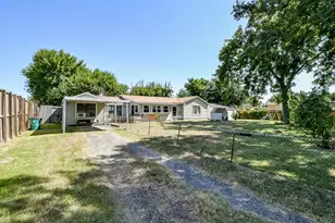 808 Morrell St, Baytown, TX 77520 - Photo 6