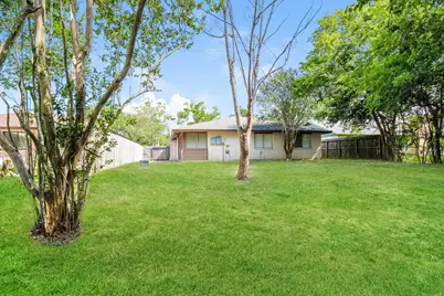4427 Ravine Drive, Friendswood, TX 77546 - Photo 14