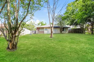 4427 Ravine Dr, Friendswood, TX 77546 - Photo 14