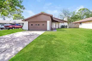 4427 Ravine Dr, Friendswood, TX 77546 - Photo 1
