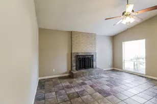 4427 Ravine Dr, Friendswood, TX 77546 - Photo 4