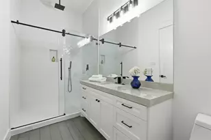 204 Milwaukee St, Houston, TX 77009 - Photo 8