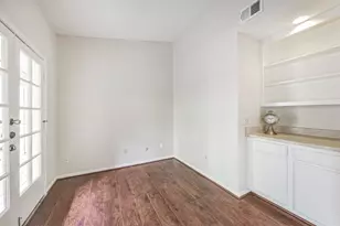 2001 Bering Dr, Houston, TX 77057 - Photo 18