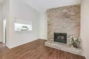 2001 Bering Dr, Houston, TX 77057 - Photo 2