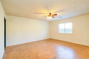 8014 Streamside Dr, Houston, TX 77088 - Photo 38