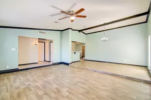 8014 Streamside Dr, Houston, TX 77088 - Photo 6