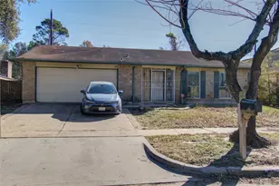 8014 Streamside Dr, Houston, TX 77088 - Photo 2