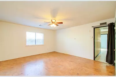 8014 Streamside Drive, Houston, TX 77088 - Photo 36