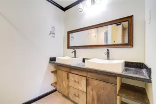 8014 Streamside Dr, Houston, TX 77088 - Photo 34