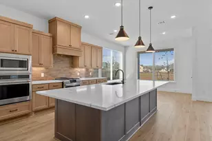 12226 Denham Dr, Mont Belvieu, TX 77523 - Photo 10