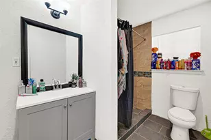 10526 Palestine St, Jacinto City, TX 77029 - Photo 12