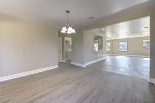 3020 2nd Ave N, Texas City, TX 77590 - Photo 12