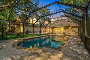 10 Wellington Ln, Conroe, TX 77304 - Photo 2