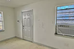 404 James St, Houston, TX 77009 - Photo 10