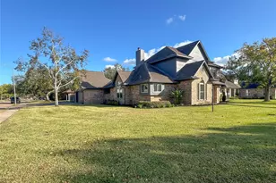 51 Orchid Ct, Lake Jackson, TX 77566 - Photo 6