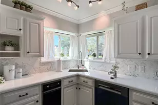 51 Orchid Ct, Lake Jackson, TX 77566 - Photo 16