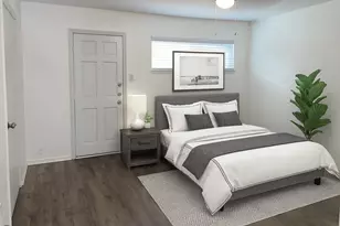 1110 W Tri Oaks Ln, Houston, TX 77043 - Photo 2