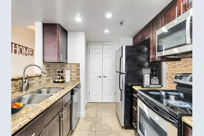 3525 Sage Road #1210, Houston, TX 77056 - Photo 4