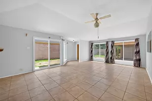 15818 Alta Mar Dr, Houston, TX 77083 - Photo 8