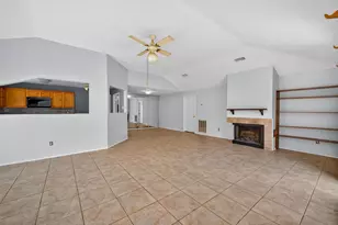 15818 Alta Mar Dr, Houston, TX 77083 - Photo 6