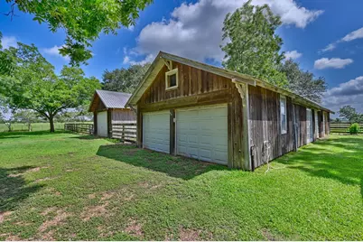 3348 W Ueckert, Bellville, TX 77418 - Photo 40
