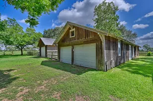 3348 W Ueckert, Bellville, TX 77418 - Photo 40