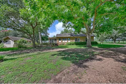 3348 W Ueckert, Bellville, TX 77418 - Photo 32