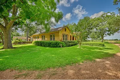 3348 W Ueckert, Bellville, TX 77418 - Photo 6