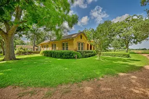 3348 W Ueckert, Bellville, TX 77418 - Photo 6