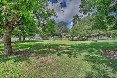 3348 W Ueckert, Bellville, TX 77418 - Photo 38