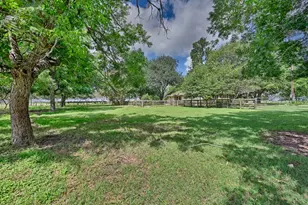 3348 W Ueckert, Bellville, TX 77418 - Photo 38