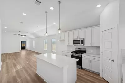 10326 Navarro Path, Montgomery, TX 77316 - Photo 2