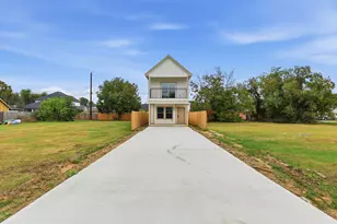 421 S Nugent St, La Porte, TX 77571 - Photo 2