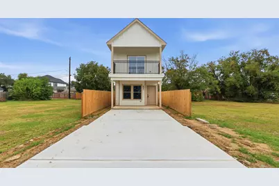 421 S Nugent Street, La Porte, TX 77571 - Photo 1