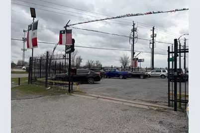 11055 Eastex Freeway, Houston, TX 77093 - Photo 2