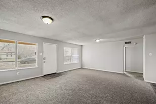 8118 Panay Dr, Houston, TX 77033 - Photo 8