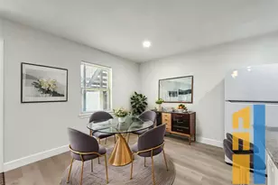 1016 E Walker St, League City, TX 77573 - Photo 4