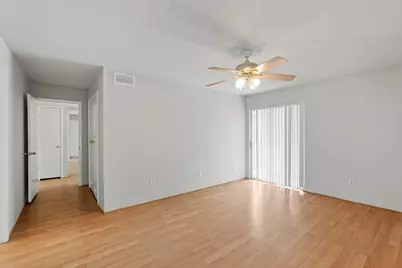 5667 Birchmont Drive #H, Houston, TX 77091 - Photo 8