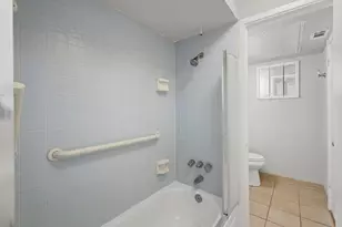 5667 Birchmont Dr, Houston, TX 77091 - Photo 12