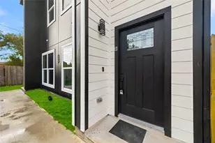 7982 Ritz St, Houston, TX 77028 - Photo 2