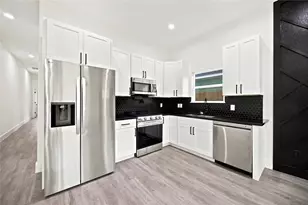 7982 Ritz St, Houston, TX 77028 - Photo 6