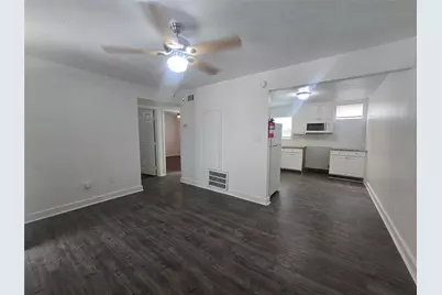 918 Winnie #110, Galveston, TX 77550 - Photo 2