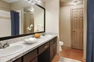 2700 Woodland Park Dr, Houston, TX 77082 - Photo 6